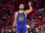 米兰体育官网-勇士再战开拓者，库里暂时占据统治地位