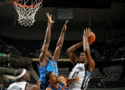 米兰百家乐-小牛力克灰熊，继续稳固排名