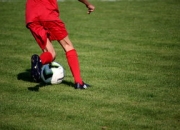 米兰体育网页版-曼联攻防火力全开，防守迎挑战