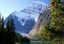 米兰,-梅西空降英超：神话降临还是黄昏悲歌？