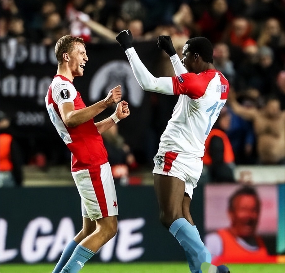 贝尔格莱德红星客场大胜波鸿，稳固小组第一