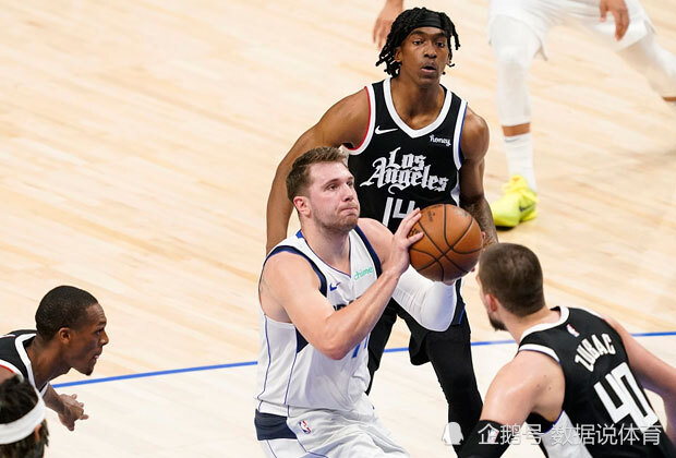 谁能笑到最后：两队顶尖球员将在赛场上一决高下