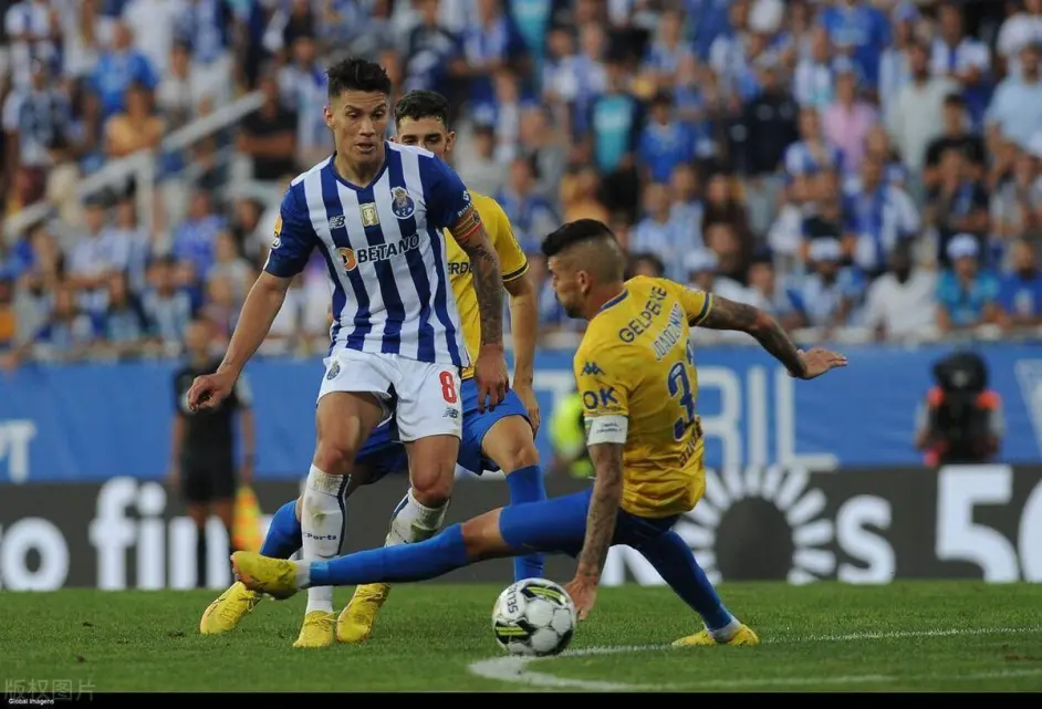 天津狐队场上战术打法精准,主场轻取对手胜出! 天津狐队场上战术打法精准,主场轻取对手胜出!