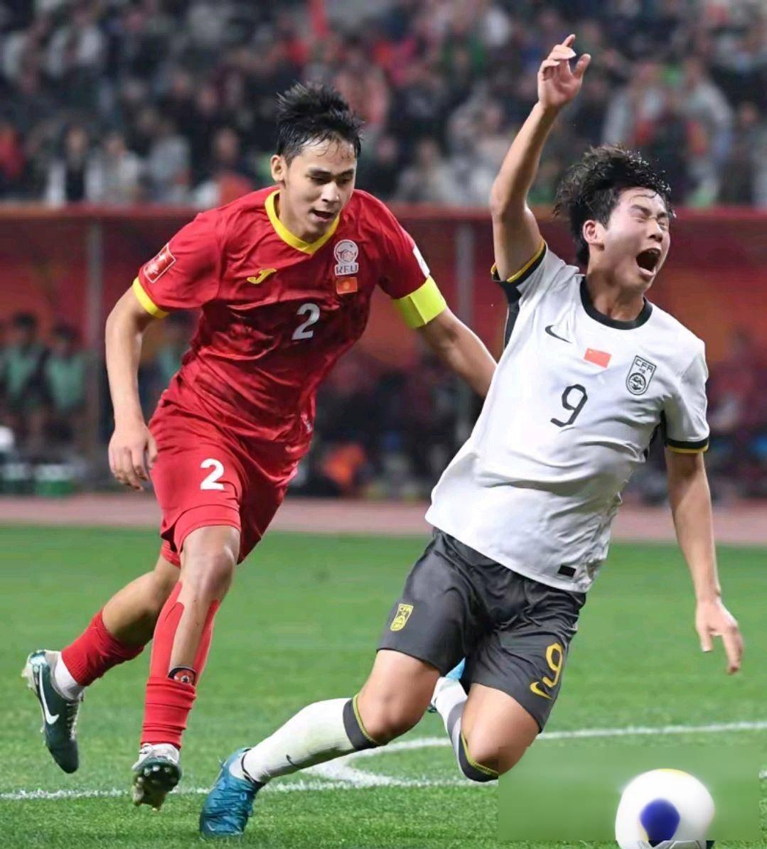 澳大利亚队锁定小组第一实力问鼎晋级杯赛 澳大利亚队锁定小组第一实力问鼎晋级杯赛