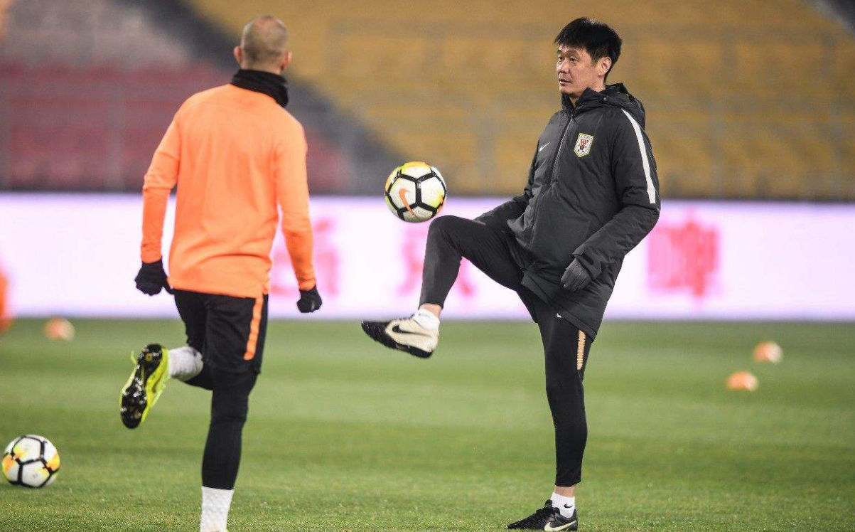 广州恒大客场战平鲁能，保持不败纪录