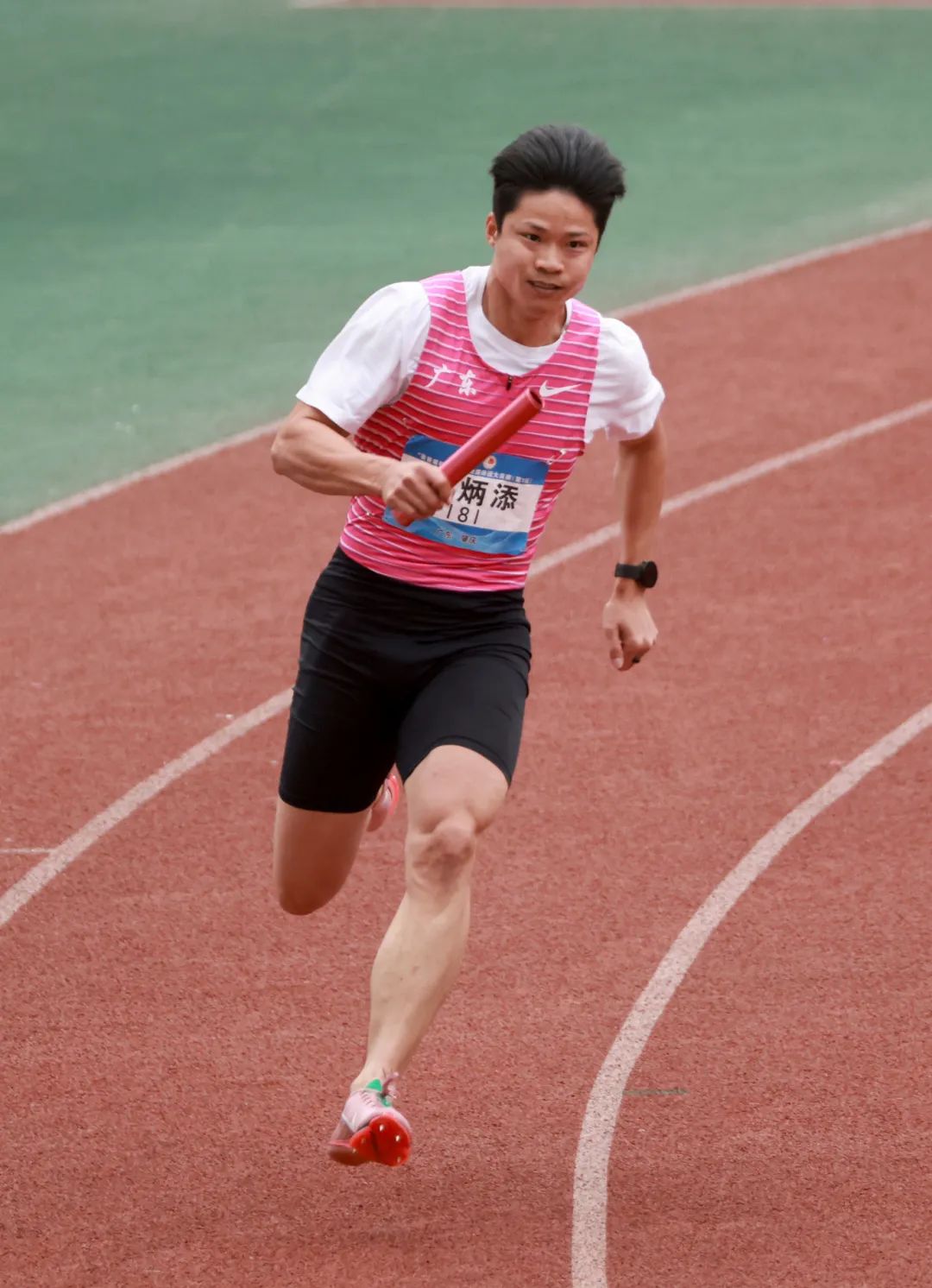 中国田径运动员荣膺金牌奖项