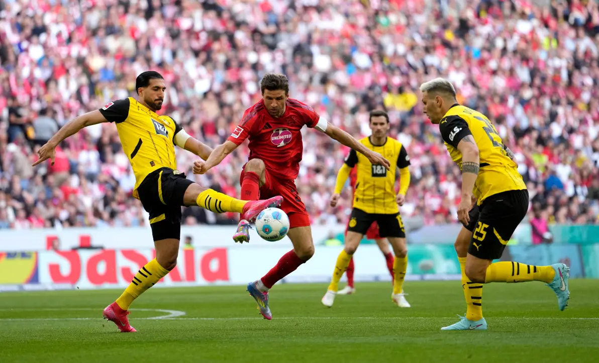 拜仁慕尼黑逆转胜多特蒙德，保持德甲领先位置