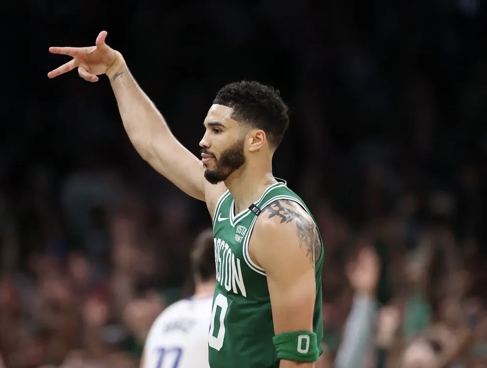 活塞负于凯尔特人,布朗17分领先全队 活塞负于凯尔特人,布朗17分领先全队