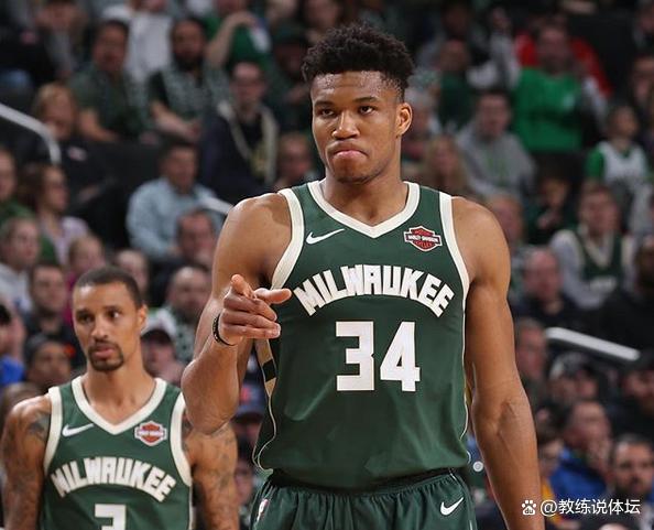 猛龙主场擒雄鹿,取得三连胜 猛龙主场擒雄鹿,取得三连胜