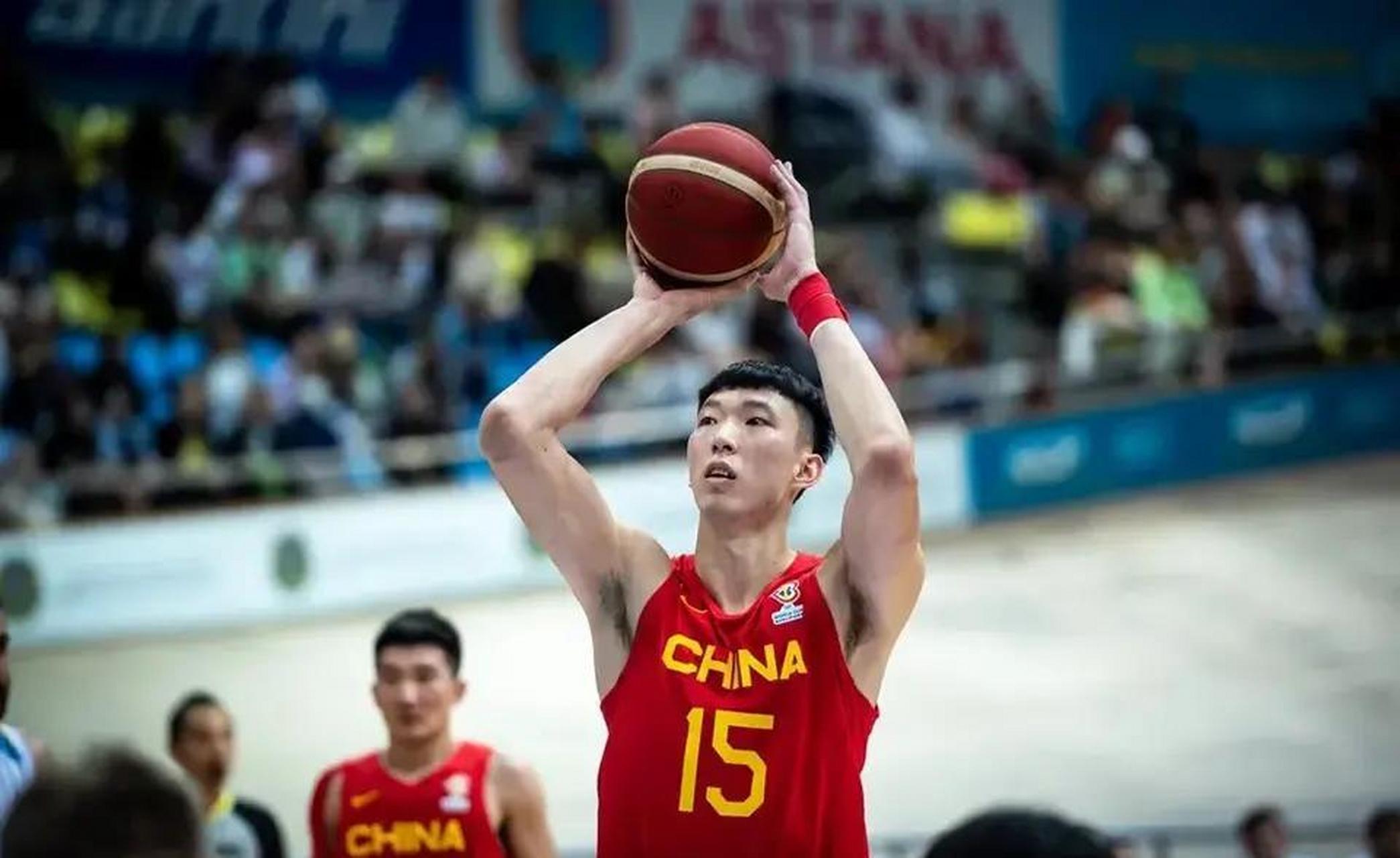 热火完胜篮网，周琦扛起全队